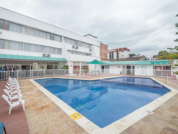 פיטליטו Hotel Calamo Plaza מראה חיצוני תמונה